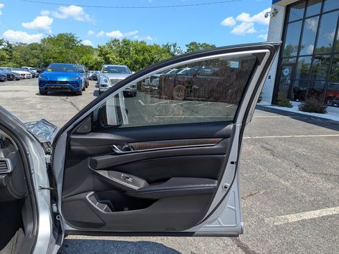 Used 2018 Honda Accord EX-L image 26
