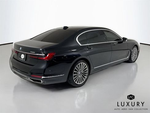 Used 2021 BMW 740i image 6