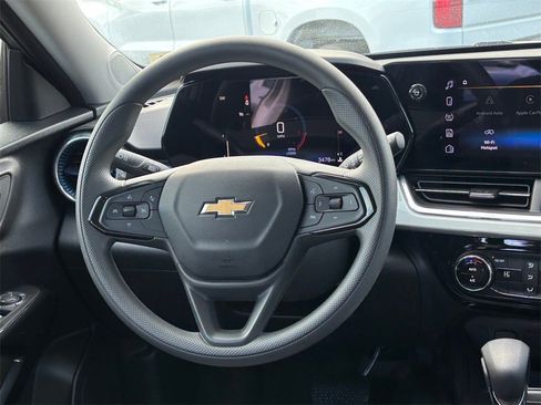 Certified 2026 Chevrolet Trax LT image 26
