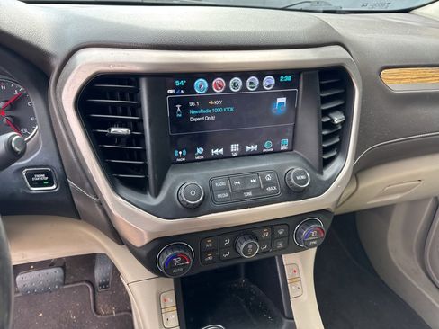 Used 2019 GMC Acadia Denali image 6