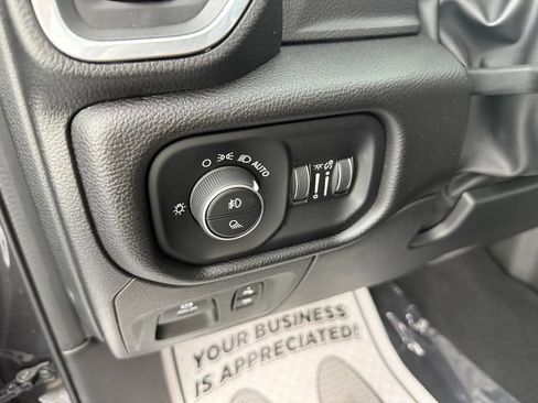 Used 2022 RAM 1500 Laramie AWD/4WD image 19