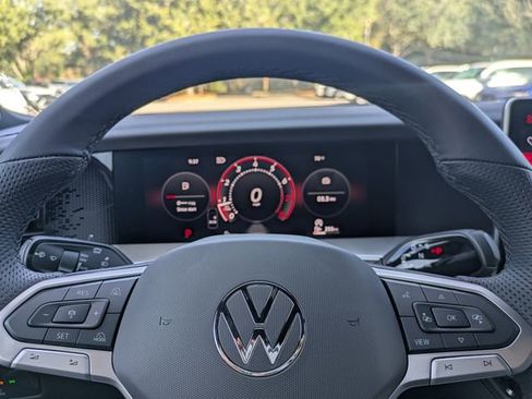 New 2026 Volkswagen Tiguan SE R-Line FWD image 31