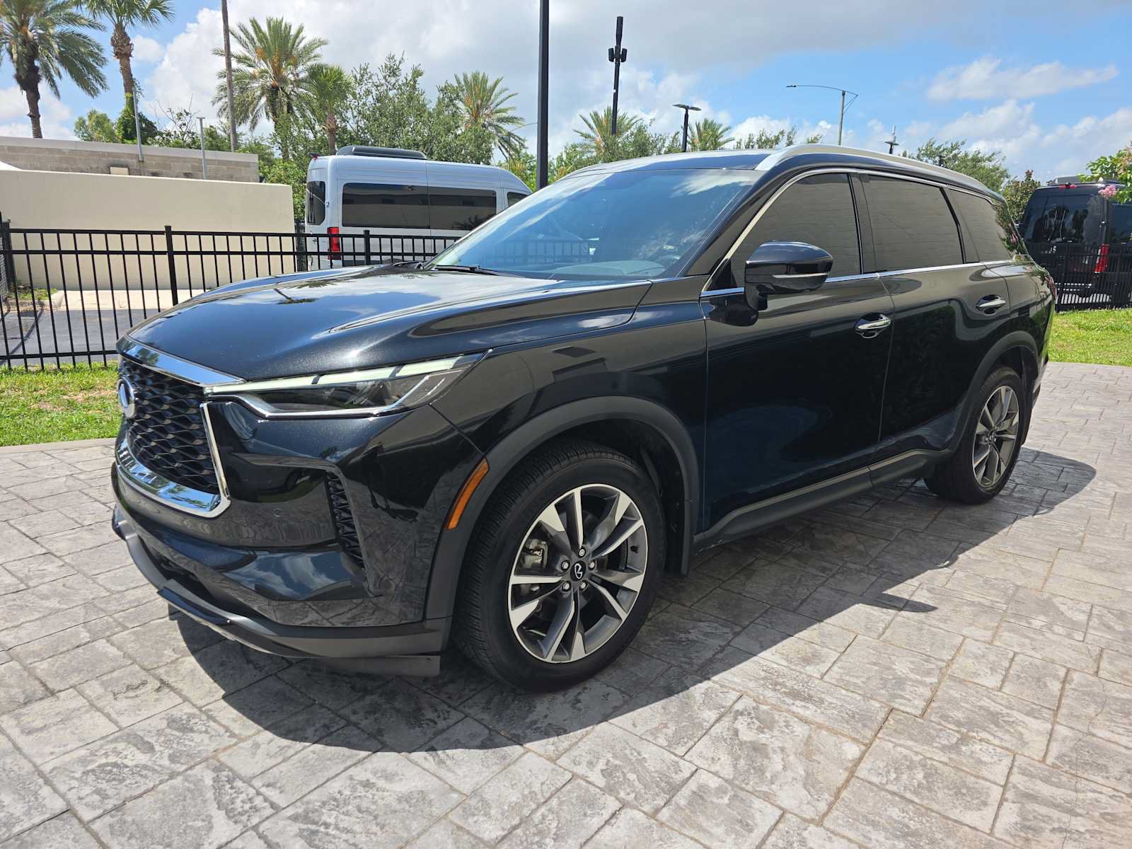 Used 2023 INFINITI QX60 Luxe w/ Cargo Package AWD/4WD image 8