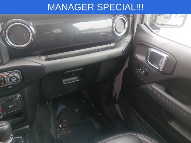 Used 2023 Jeep Wrangler Unlimited Sahara AWD/4WD image 27