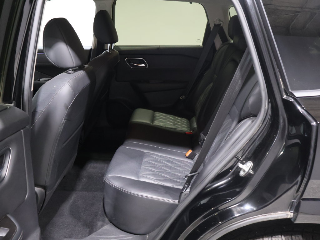 Used 2025 Nissan Rogue Platinum w/ Tech Package AWD/4WD image 19