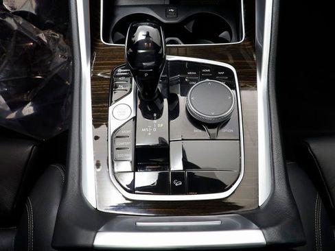 Used 2021 BMW X6 xDrive40i w/ Premium Package image 14