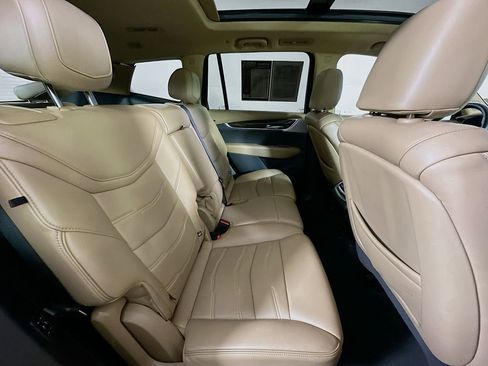 Used 2021 Cadillac XT6 Premium Luxury w/ Platinum Package AWD/4WD image 11