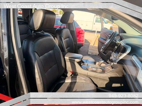 Used 2017 GMC Acadia SLT FWD image 8