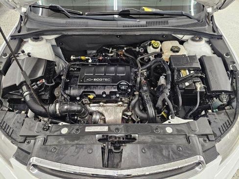 Used 2015 Chevrolet Cruze LT image 37