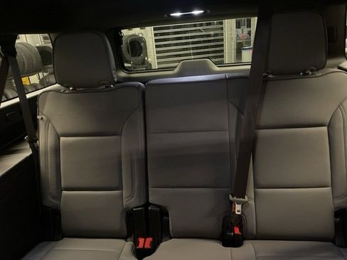 Certified 2024 GMC Yukon XL SLT image 35