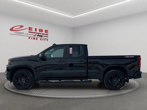 Used 2022 Chevrolet Silverado 1500 RST w/ Redline Edition image 2