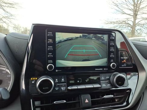 Used 2022 Toyota Highlander Bronze Edition image 14