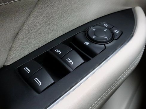 Used 2023 Buick Envision Preferred image 25