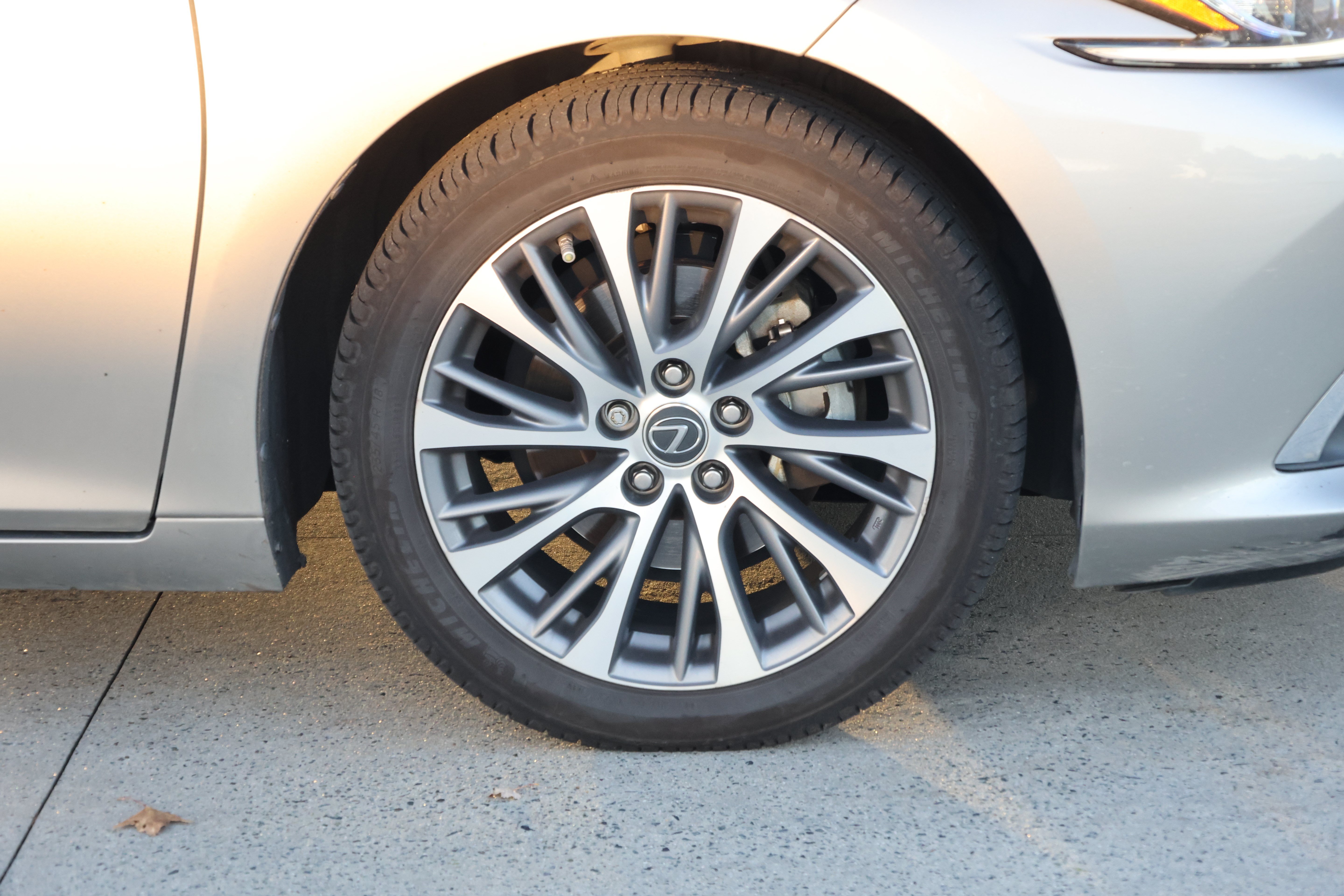 Used 2020 Lexus ES 300h w/ Premium Package FWD image 11