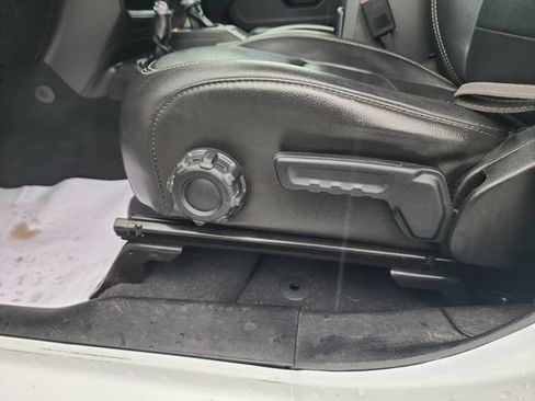 Used 2022 Jeep Gladiator Overland w/ Popular Equipment Package AWD/4WD image 16