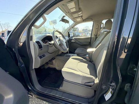Used 2012 Nissan Frontier SV image 23