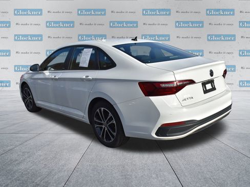 Used 2024 Volkswagen Jetta Sport image 8