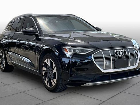 Used 2022 Audi e-tron Premium Plus w/ Premium Plus Package AWD/4WD image 2