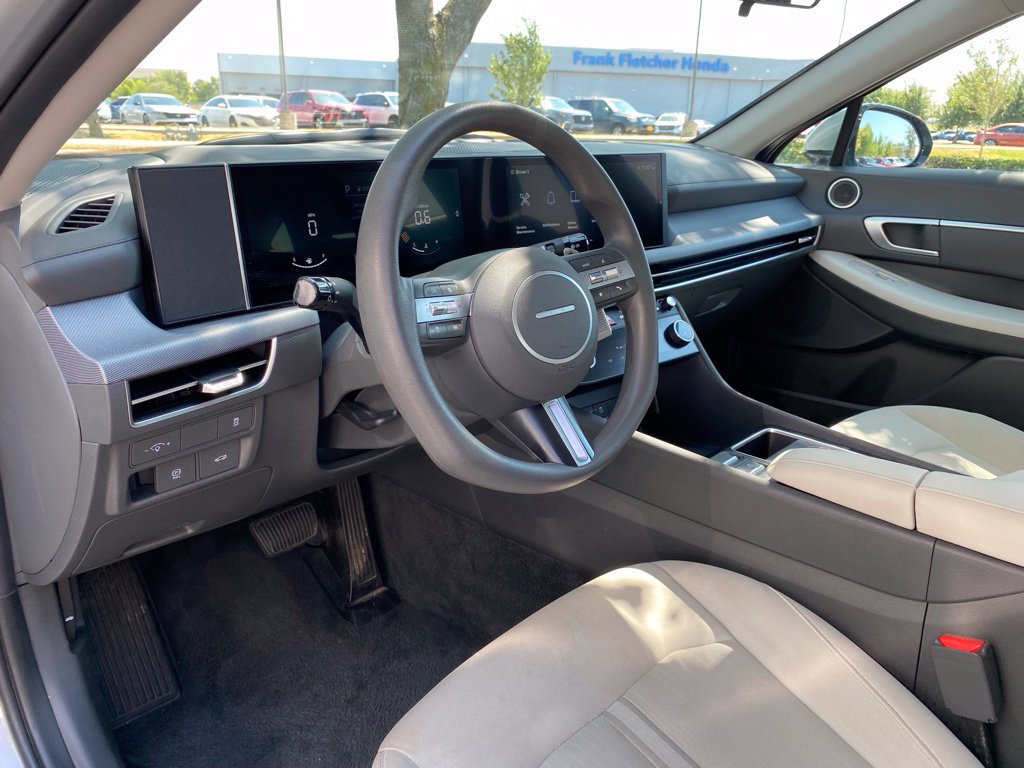 Used 2025 Hyundai Sonata SEL FWD image 9