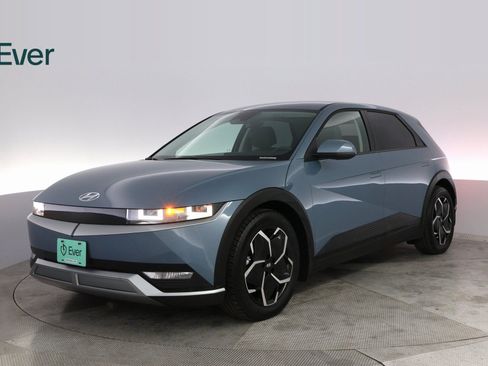 Used 2024 Hyundai Ioniq 5 SEL image 2