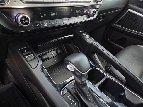 Used 2022 Kia Telluride S image 11