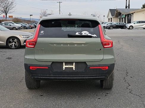 Certified 2023 Volvo XC40 B5 Plus w/ Climate Package image 13