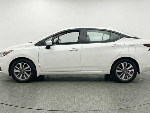 Used 2025 Nissan Versa SV FWD image 5