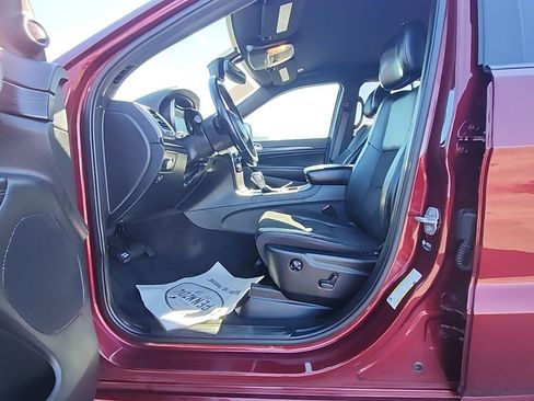 Certified 2022 Jeep Grand Cherokee Laredo X image 32