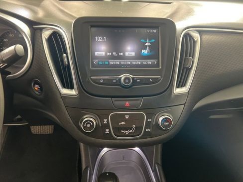 Used 2016 Chevrolet Malibu LT image 13