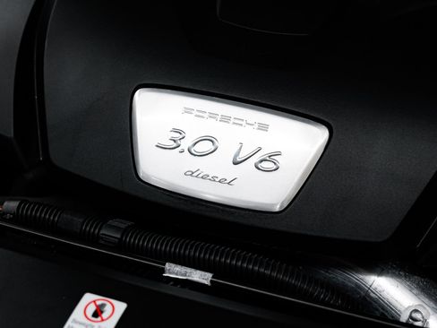Used 2015 Porsche Cayenne Diesel AWD/4WD image 44