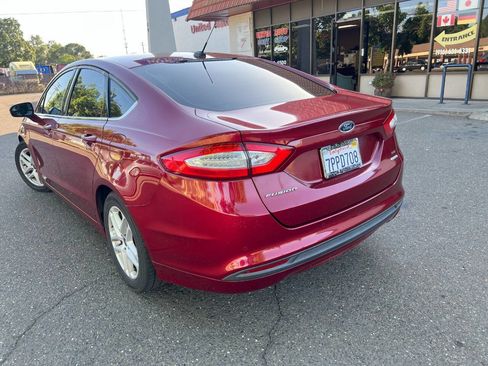 Used 2016 Ford Fusion SE image 5