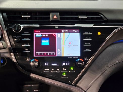 Used 2020 Toyota Camry XSE image 16