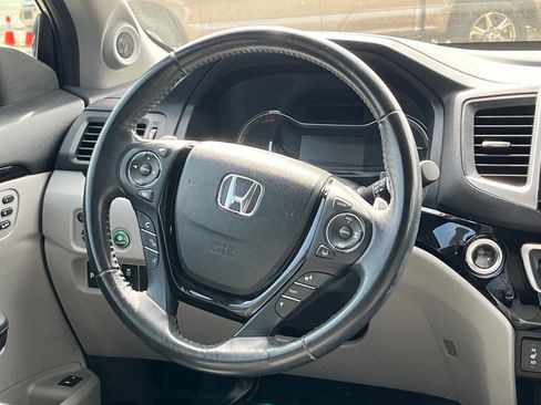 Used 2017 Honda Pilot Touring image 10