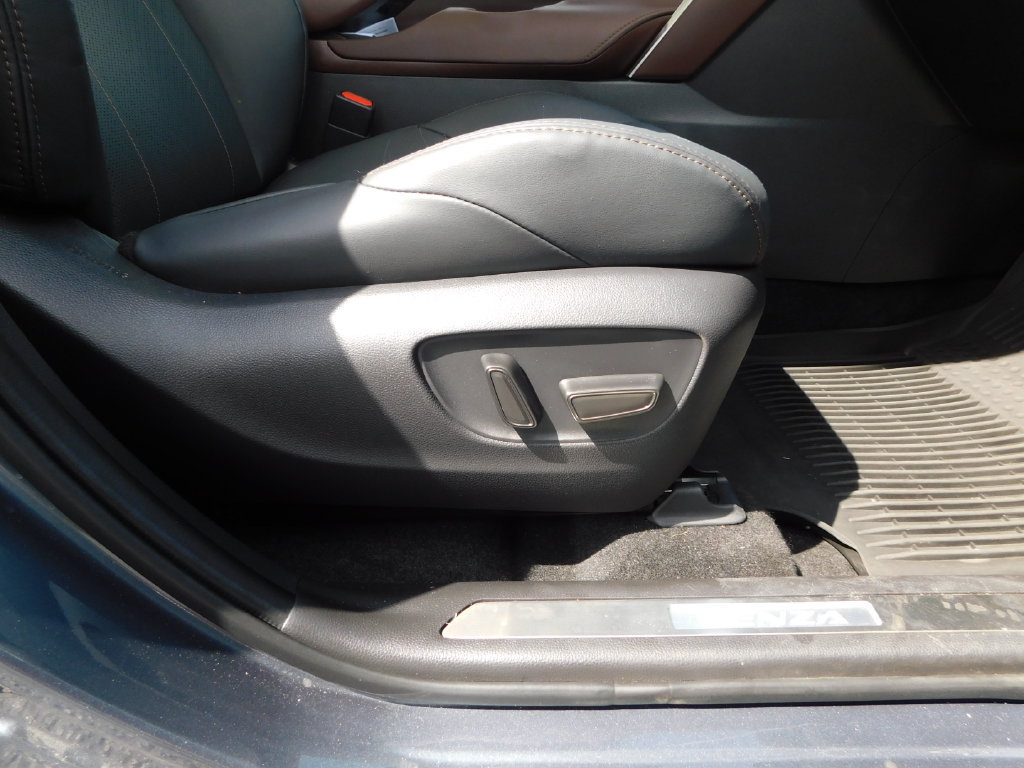 Used 2023 Toyota Venza Limited AWD/4WD image 19