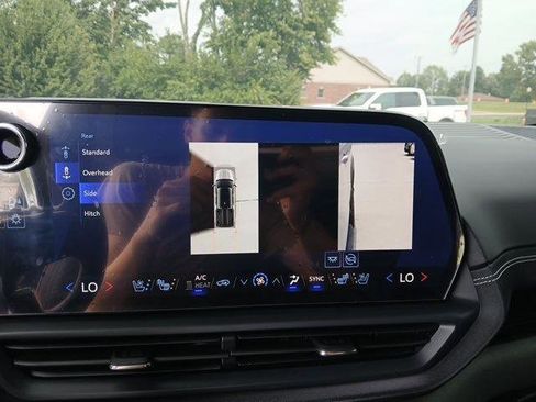 New 2025 Chevrolet Silverado EV LT image 22