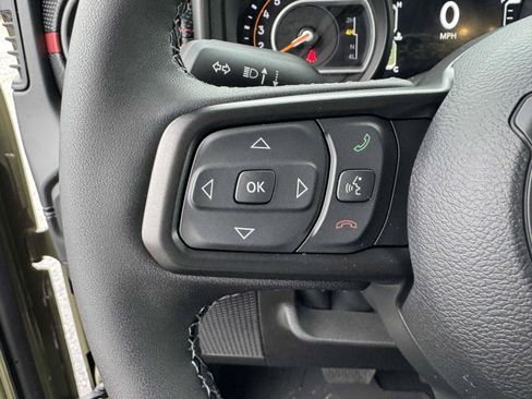 New 2025 Jeep Wrangler Unlimited Rubicon w/ Convenience Group AWD/4WD image 8