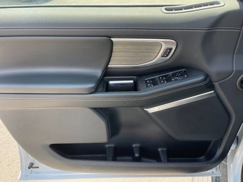 Certified 2025 Ford Expedition Platinum AWD/4WD image 12