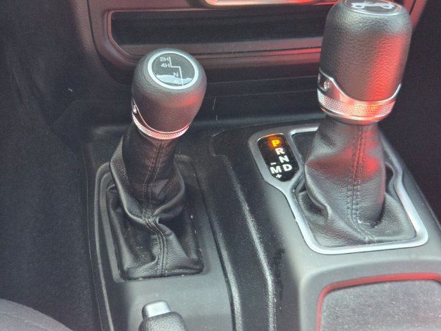 Used 2018 Jeep Wrangler Unlimited Sport AWD/4WD image 12