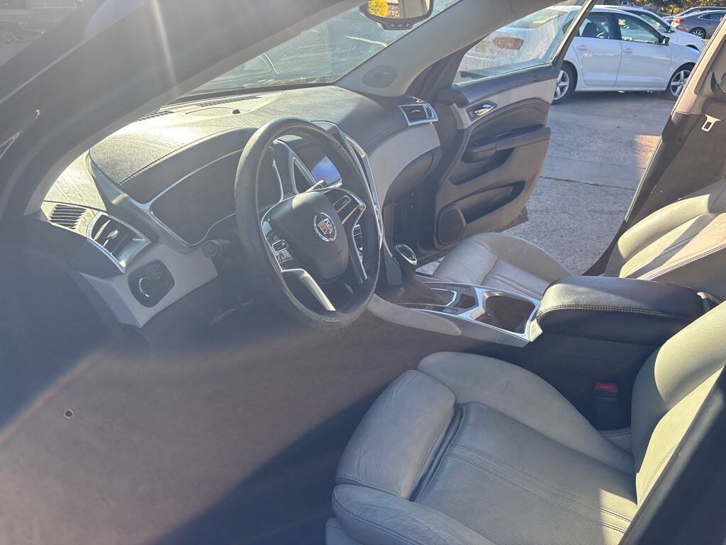 Used 2014 Cadillac SRX Luxury w/ Driver Awareness Package FWD image 9