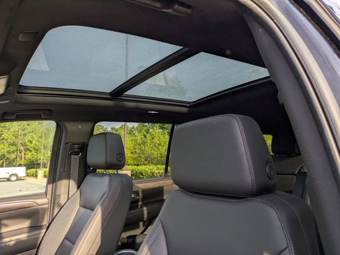 Used 2023 Chevrolet Suburban Z71 w/ Off-Road Capability Package image 28