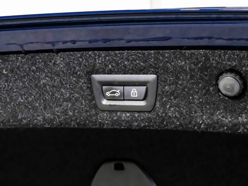 Used 2019 BMW M550i xDrive image 48