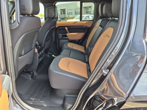 Used 2024 Land Rover Defender 110 X AWD/4WD image 10