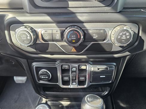 Used 2020 Jeep Wrangler Unlimited Sport S image 21