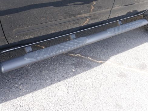 Used 2021 Nissan Frontier SV w/ Midnight Edition Floor Mats image 12