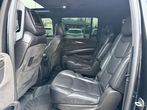 Used 2018 Cadillac Escalade ESV Platinum image 10