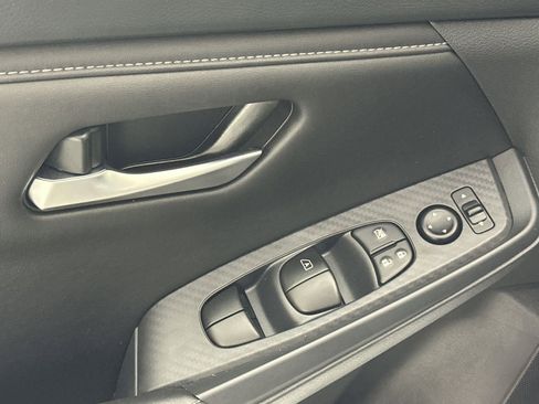 Certified 2025 Nissan Sentra SV FWD image 13