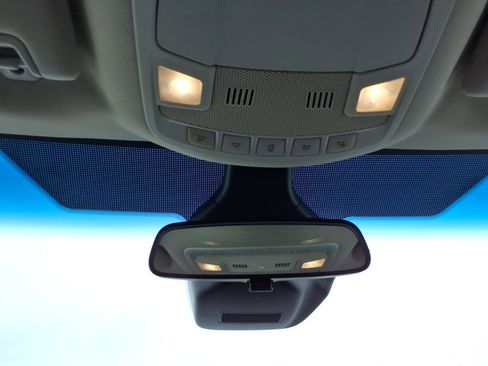 Used 2020 Ford Edge SE image 18