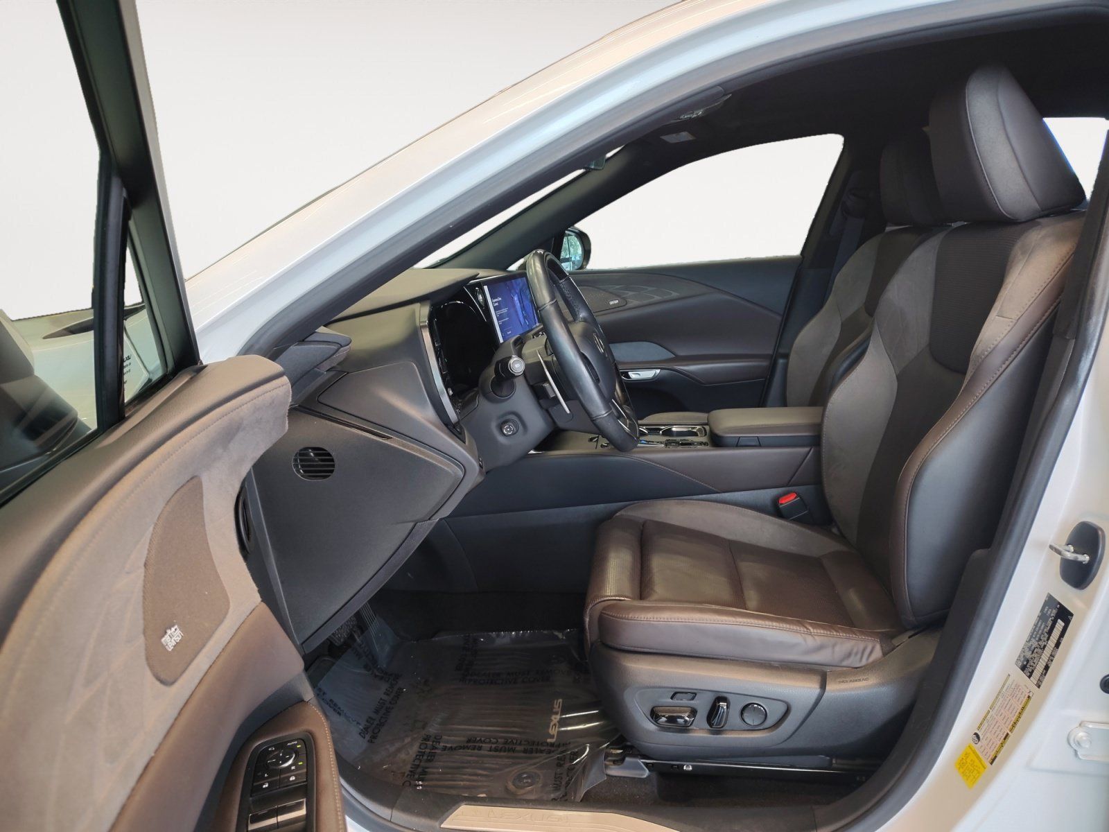 Used 2023 Lexus RX 350 FWD w/ Cold Area Package image 23