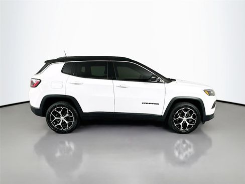 Used 2024 Jeep Compass Limited AWD/4WD image 17
