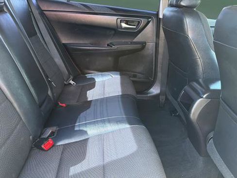 Used 2016 Toyota Camry SE image 17